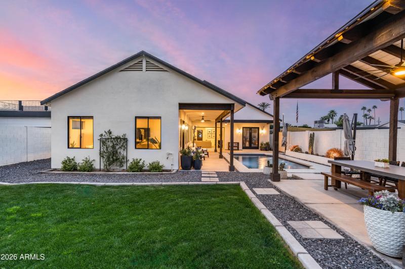 04-4223 N 41st Pl (4 of 64)