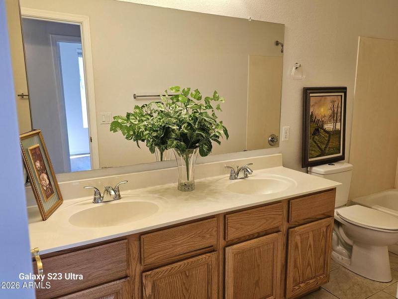 full hall ba with tub&shower combo.