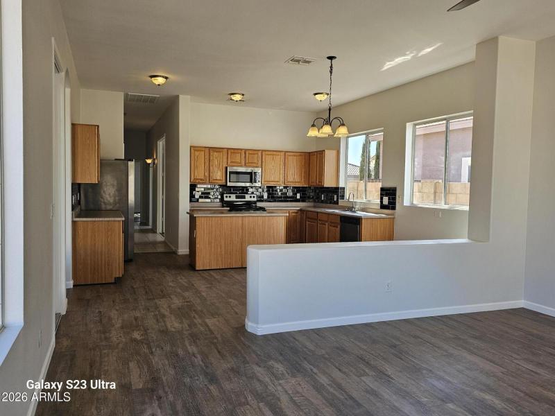 spacious fr ready for entertainment