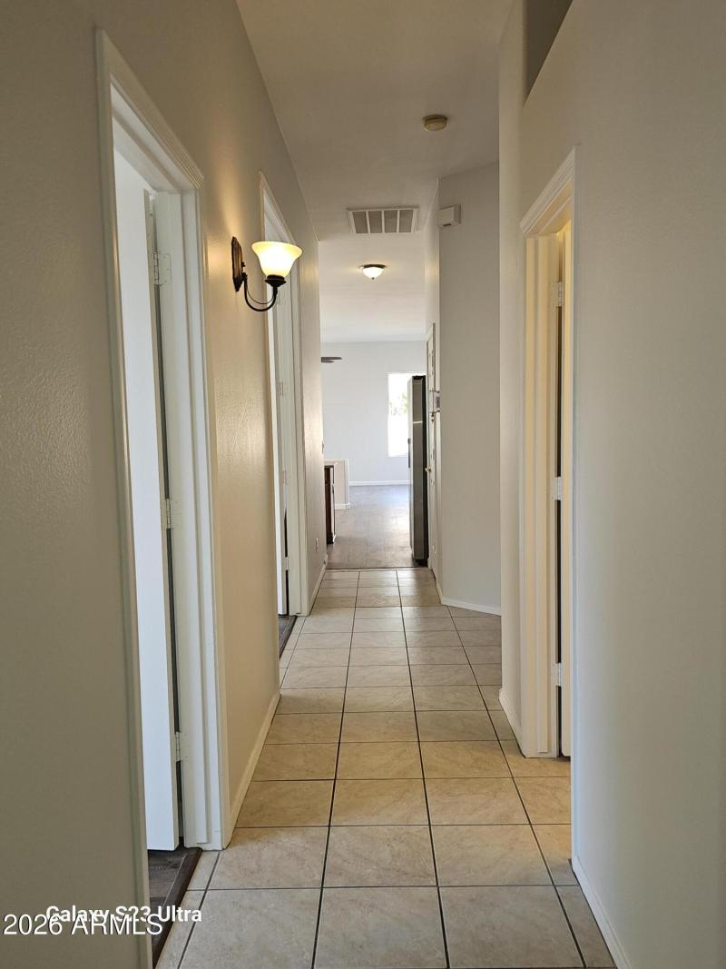 hall way toward FR&KITCHEN