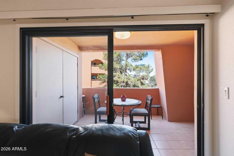 Great Room-Patio View2