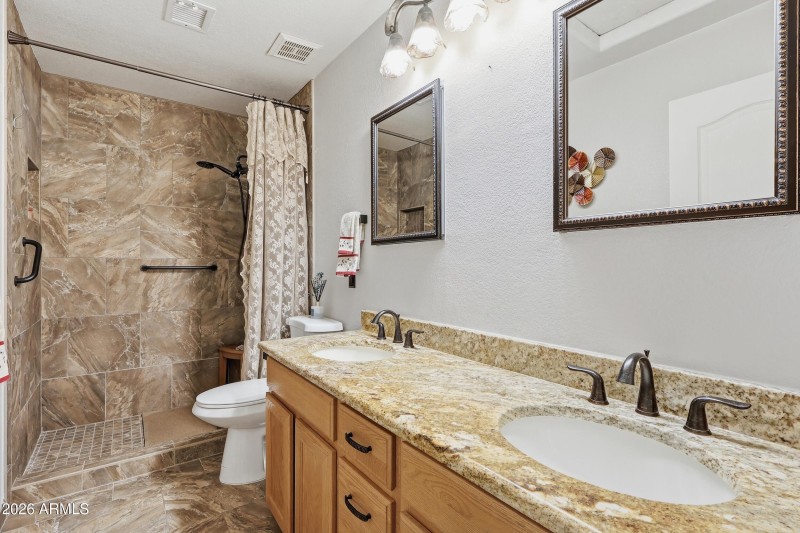 Hall Bath (Upstairs)