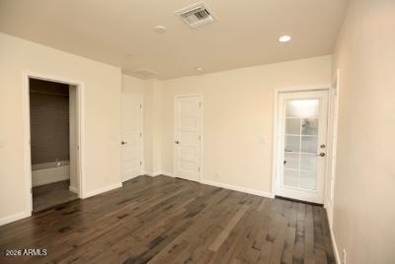Oversized Master bedroom