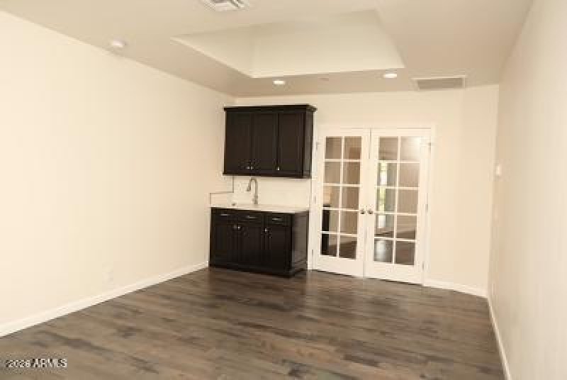 Media room w/wet bar