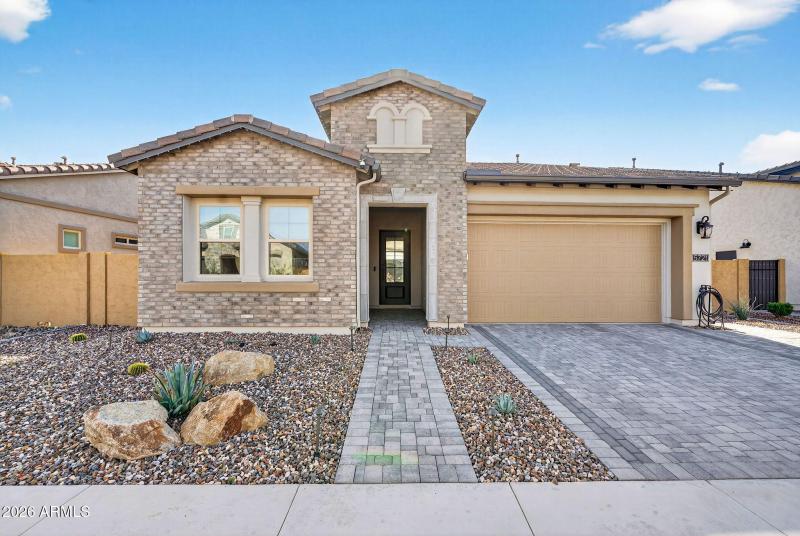 1-web-or-mls-03-E Scarlet St