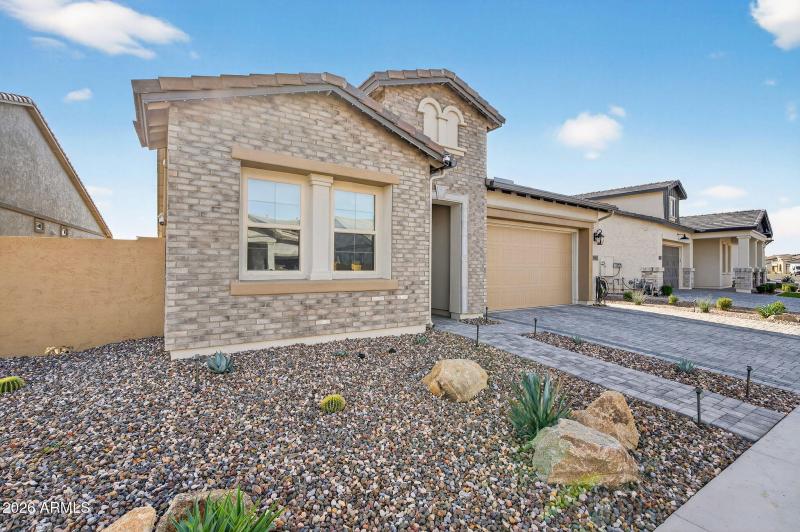 2-web-or-mls-04-E Scarlet St