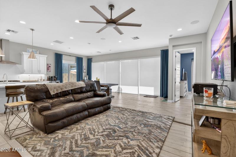 6-web-or-mls-17-E Scarlet St