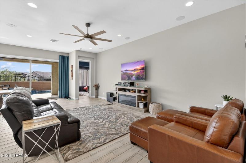 9-web-or-mls-19-E Scarlet St