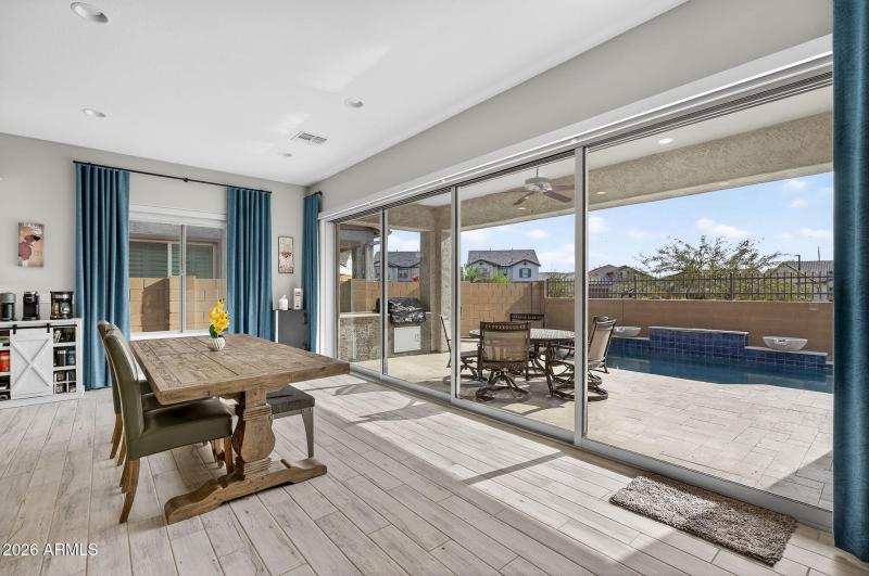 17-web-or-mls-21-E Scarlet St