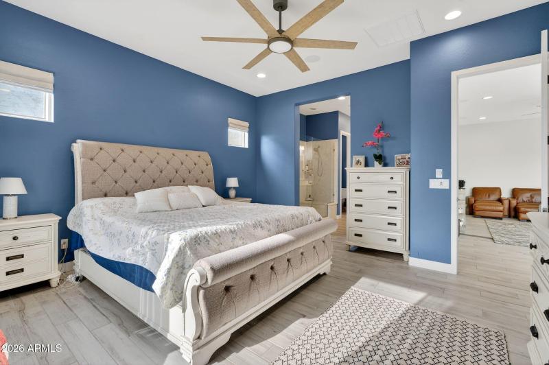 20-web-or-mls-30-E Scarlet St