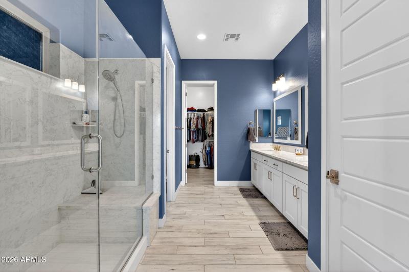 22-web-or-mls-34-E Scarlet St