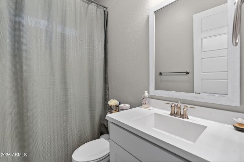 33-web-or-mls-43-E Scarlet St