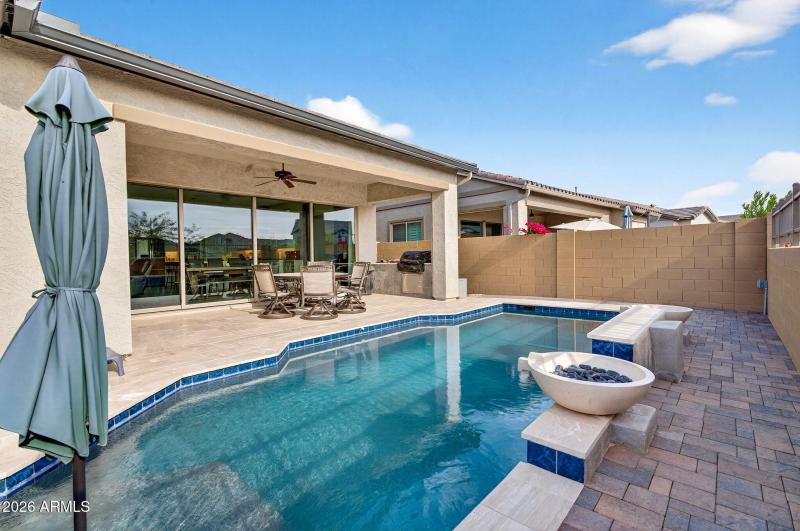 38-web-or-mls-11-E Scarlet St