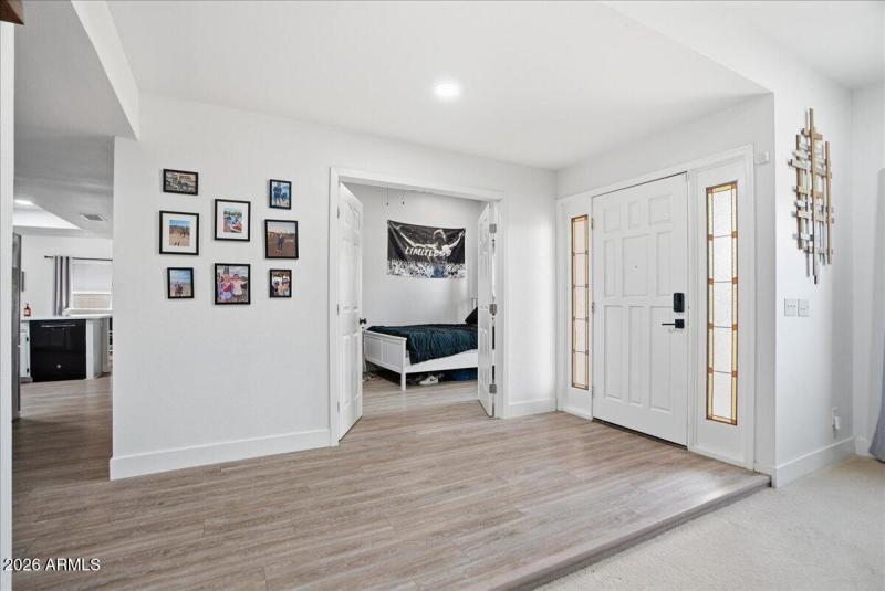 11-12627 S 38th Pl_RedHogMedia