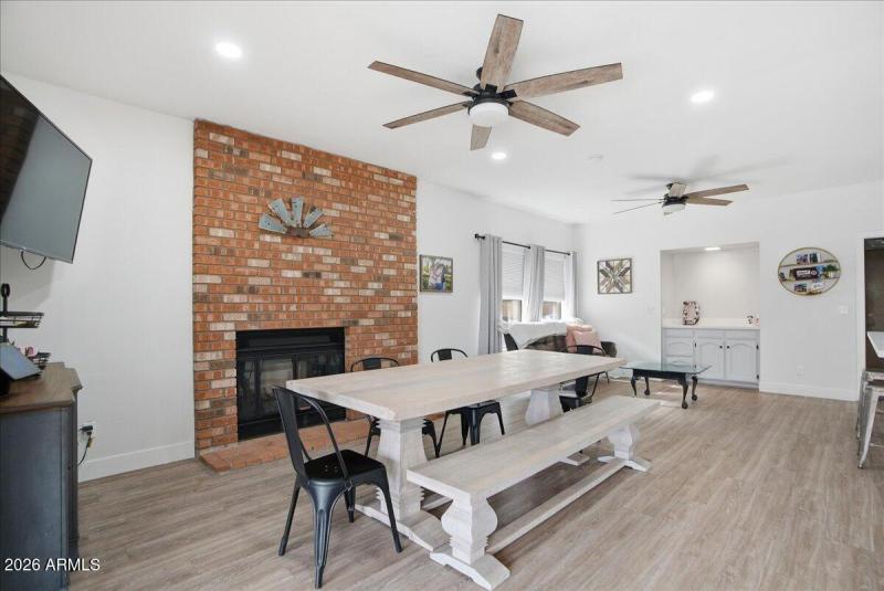 22-12627 S 38th Pl_RedHogMedia