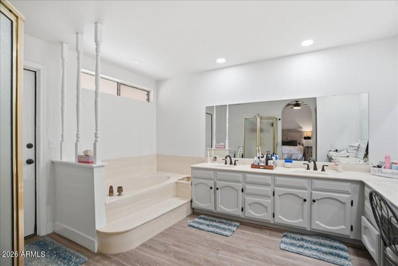 26-12627 S 38th Pl_RedHogMedia