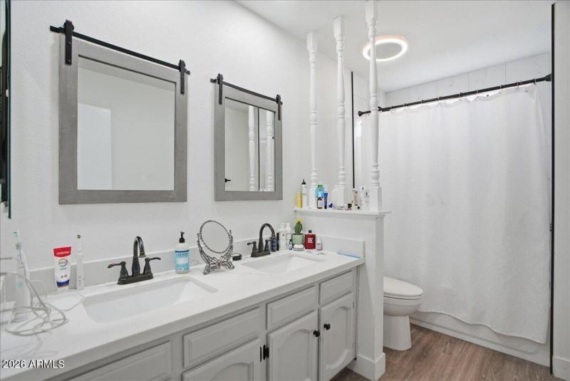 31-12627 S 38th Pl_RedHogMedia