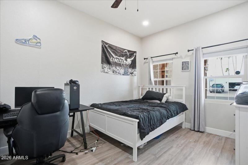 34-12627 S 38th Pl_RedHogMedia