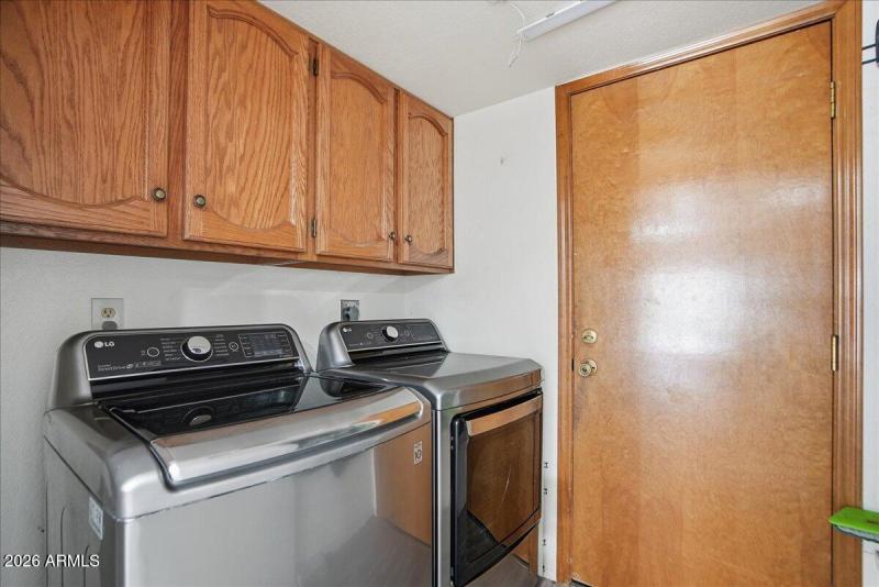 36-12627 S 38th Pl_RedHogMedia