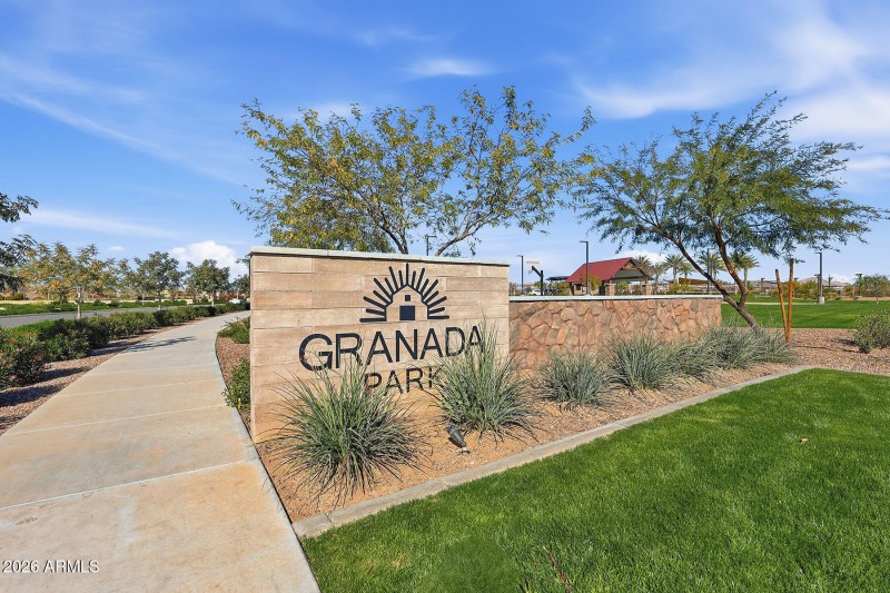 PHX_BVF_Amenity_Park Monumenet