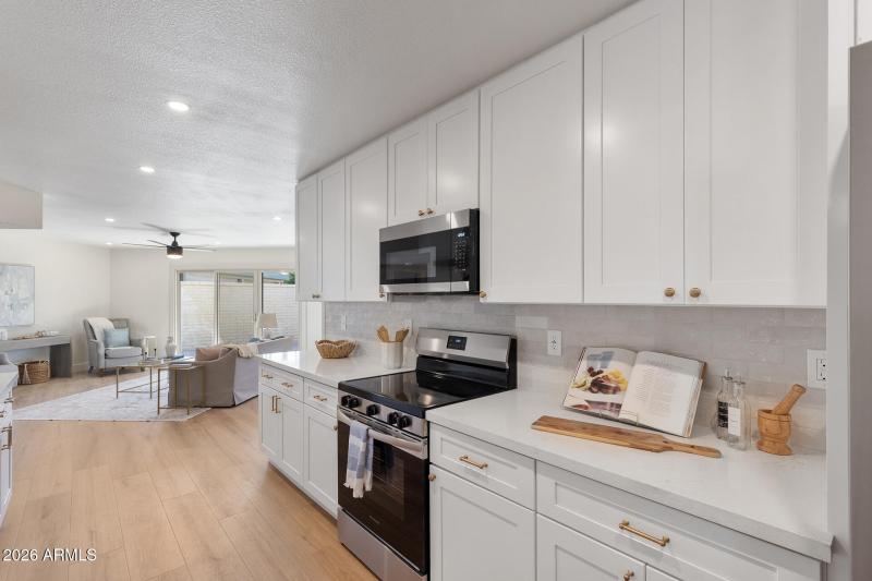 New stove & microwave