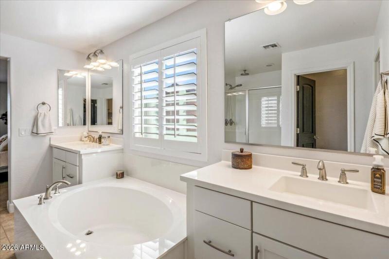 31-Primary Bath Details