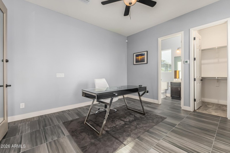 Casita w/ Walk In Closet & Bath