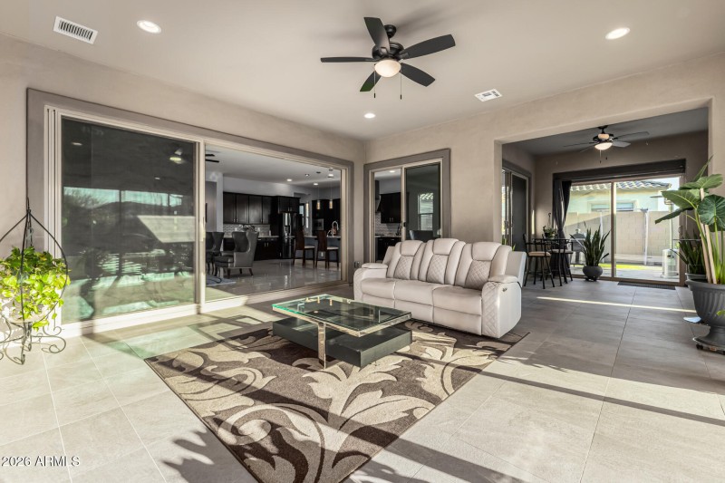 Entertainment Lounge