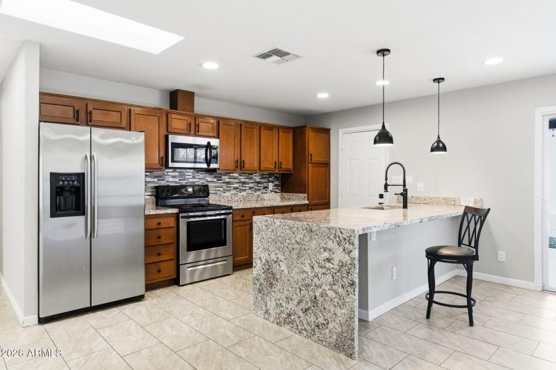 1.5 18-web-or-mls-1726 W Royal Palm Rd-1