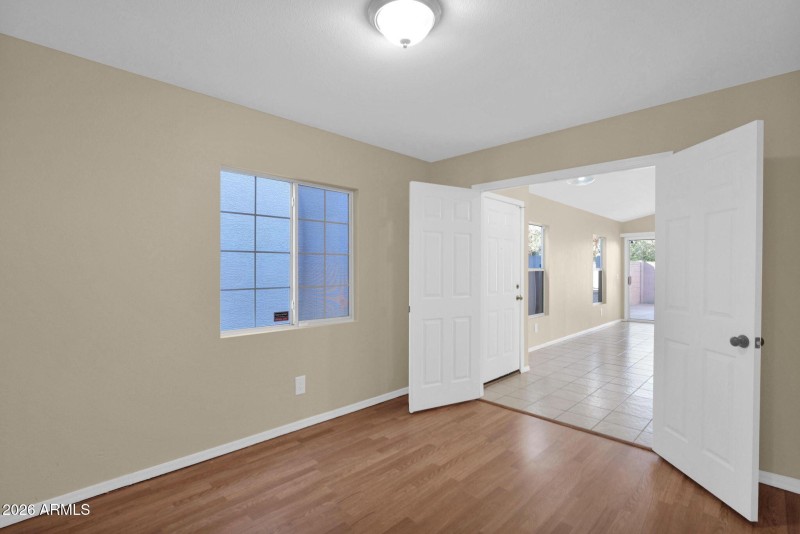 18-web-or-mls-P1482153