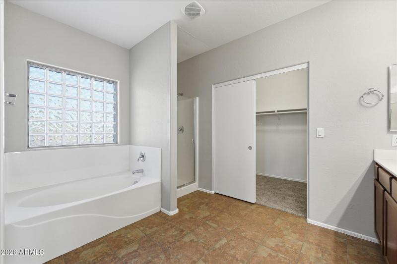 23-023-primary-bathroom