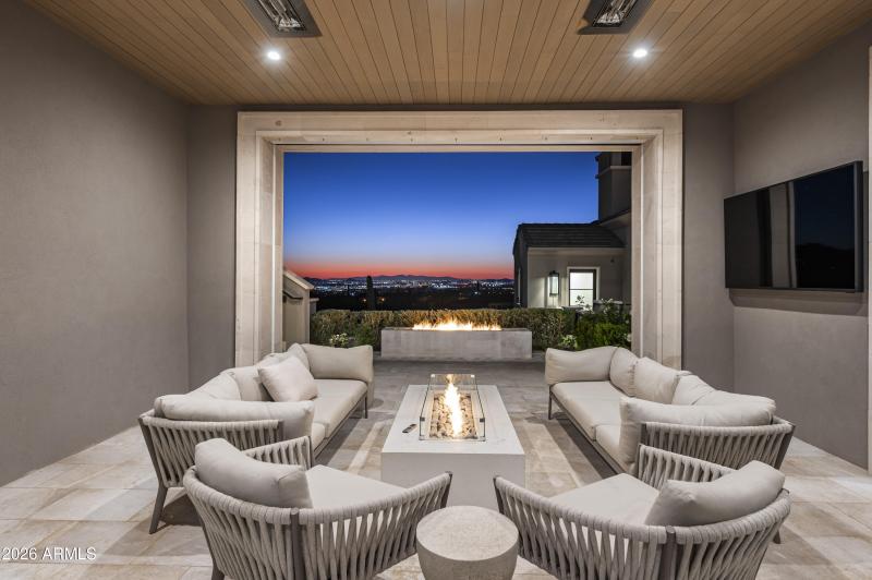 Covered Patio off Family Room