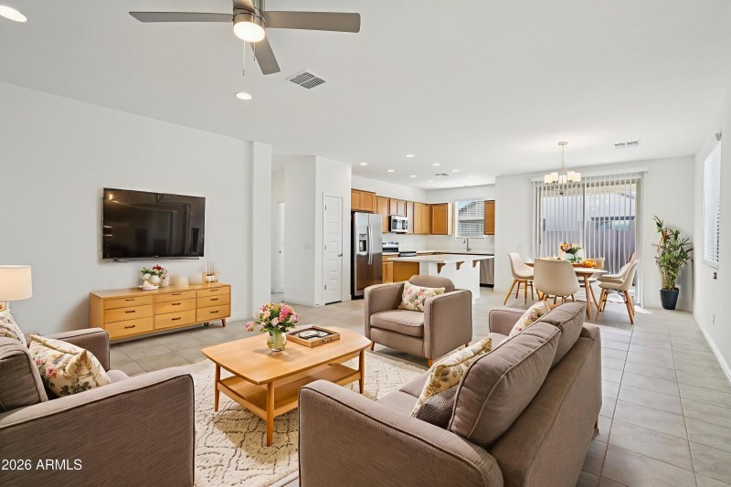 8-web-or-mls-W-Vale-Dr-S0502-008 - Livin