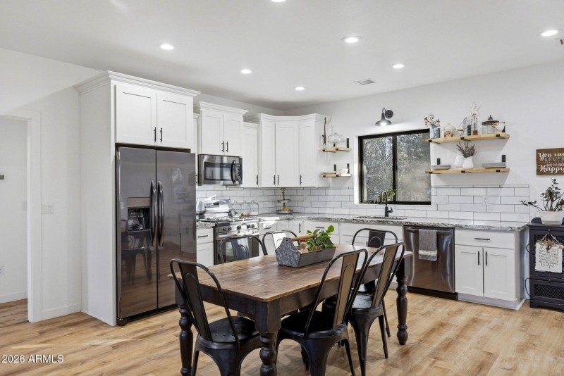 2225RoundaboutWay-HeberOvergaard-AZ-14