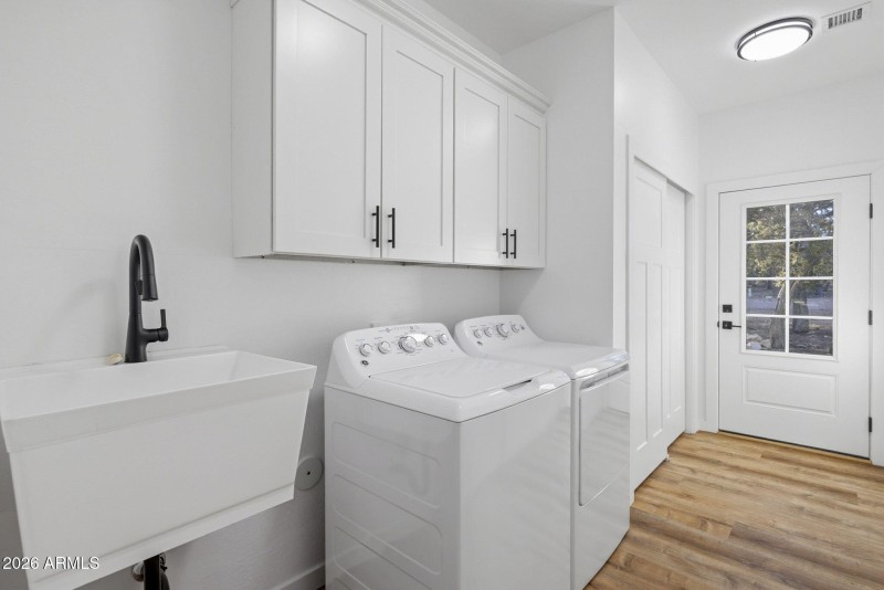 2225RoundaboutWay-HeberOvergaard-AZ-26