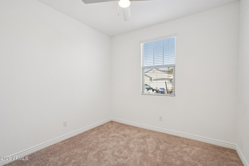 17-web-or-mls-W Vale Dr-S0502-017