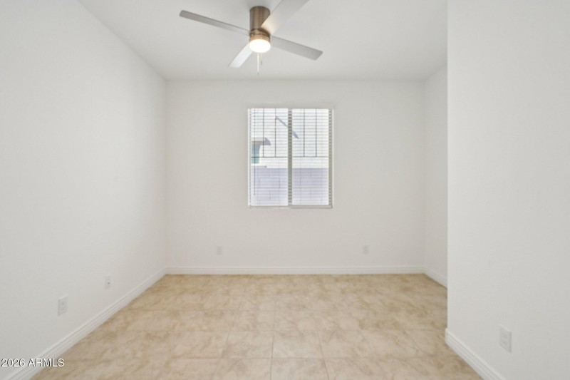 20-web-or-mls-W Vale Dr-S0502-020