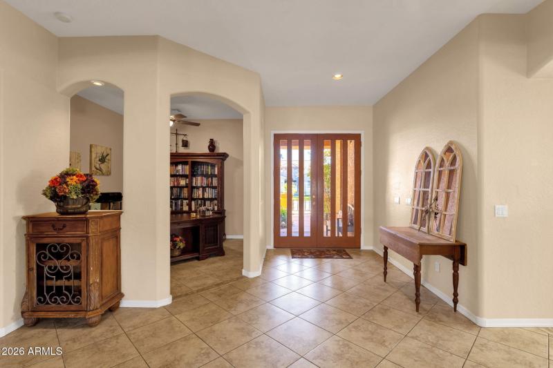 7-web-or-mls-5610-n-lyle-ct