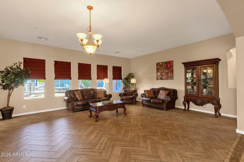 10-web-or-mls-5610-n-lyle-ct