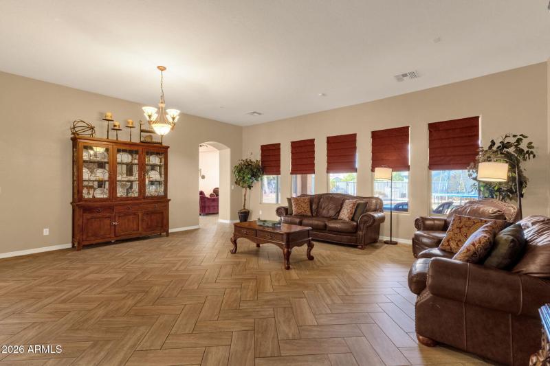 11-web-or-mls-5610-n-lyle-ct