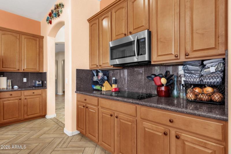 14-web-or-mls-5610-n-lyle-ct