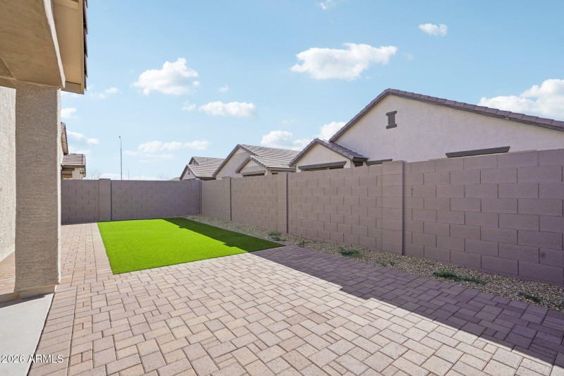 32-web-or-mls-W Vale Dr-S0502-032