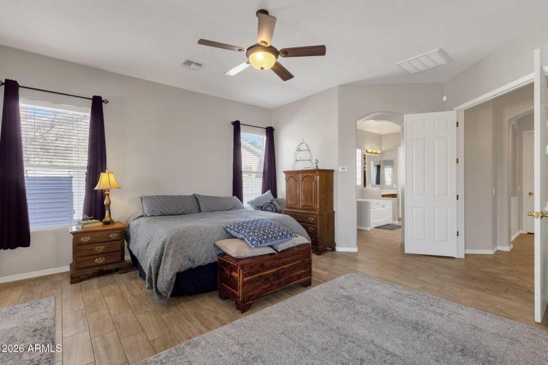 23-web-or-mls-5610-n-lyle-ct