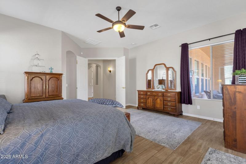 24-web-or-mls-5610-n-lyle-ct