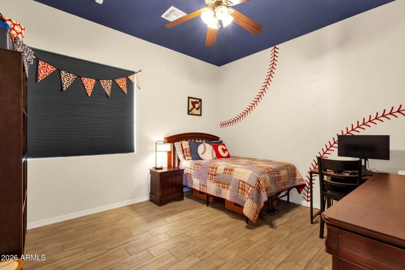 32-web-or-mls-5610-n-lyle-ct