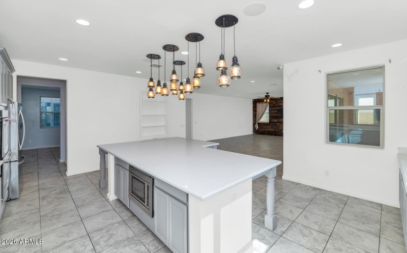 9645 E Theia Dr-large-013-036-TOD6228-15