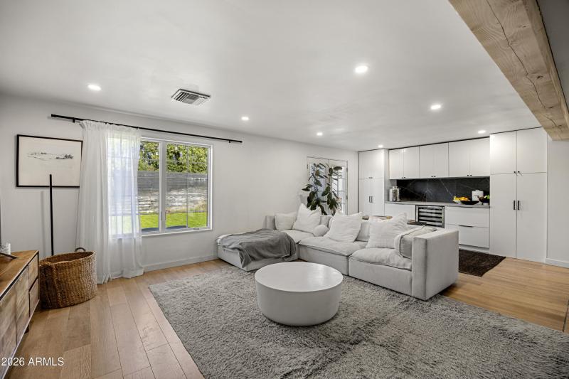 Living w/ Backyard Views