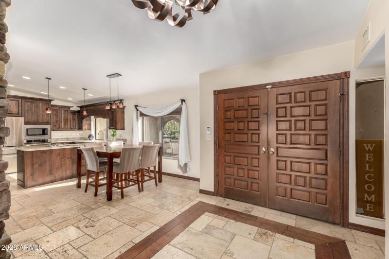 5022 E Calle De Los Flores