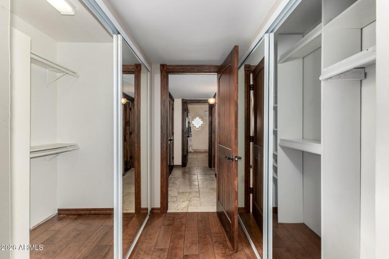 5022 E Calle De Los Flores