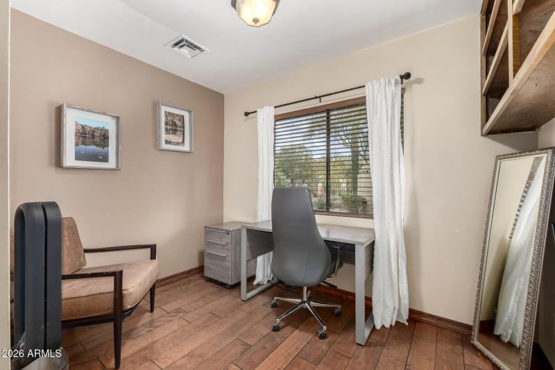 5022 E Calle De Los Flores